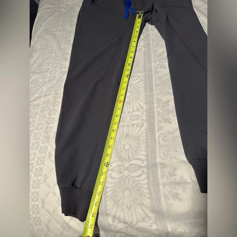 Figs Dark Gray scrub men’s joggers set side top XS pants S